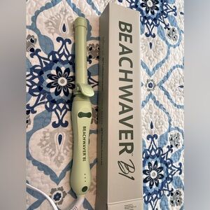 Beachwaver B1 curling iron